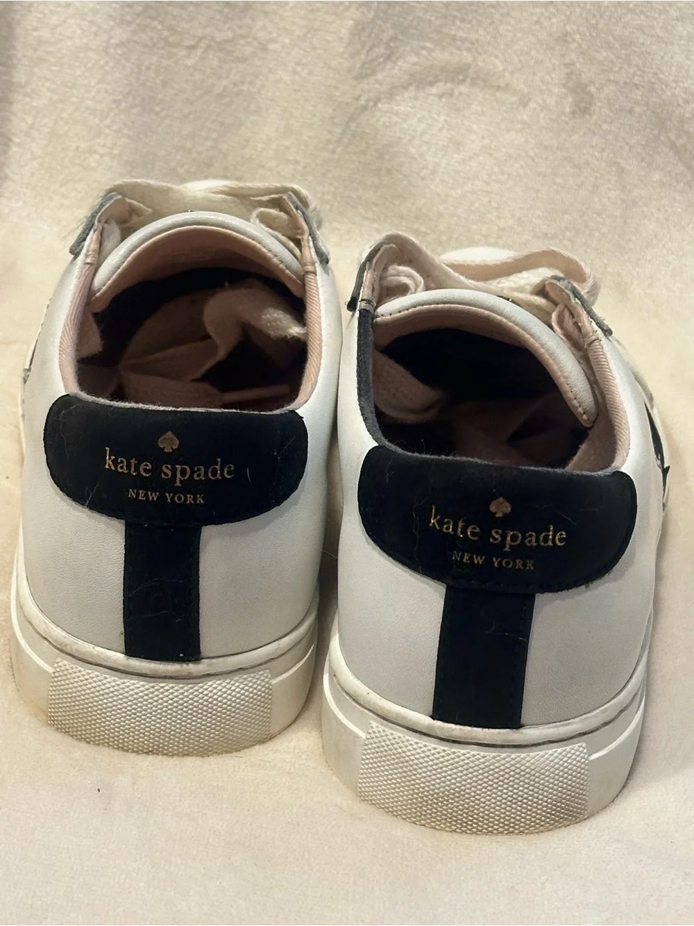 Kate Spade Fez Court Sneakers Womens 7.5B White Black Spade Logo Leather Low Top